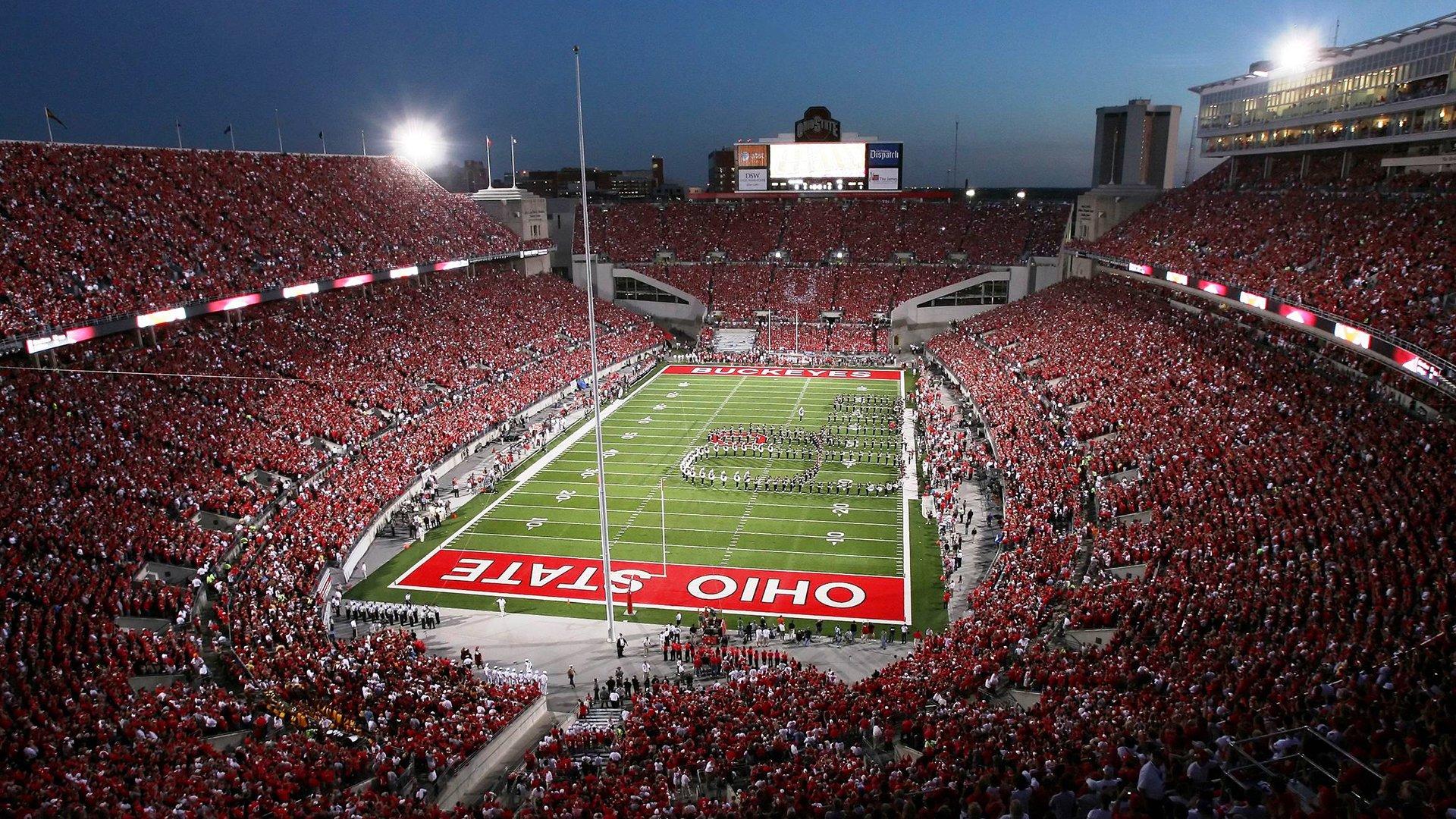 勇士主场胜雄鹿 库里状态回暖引瞩目